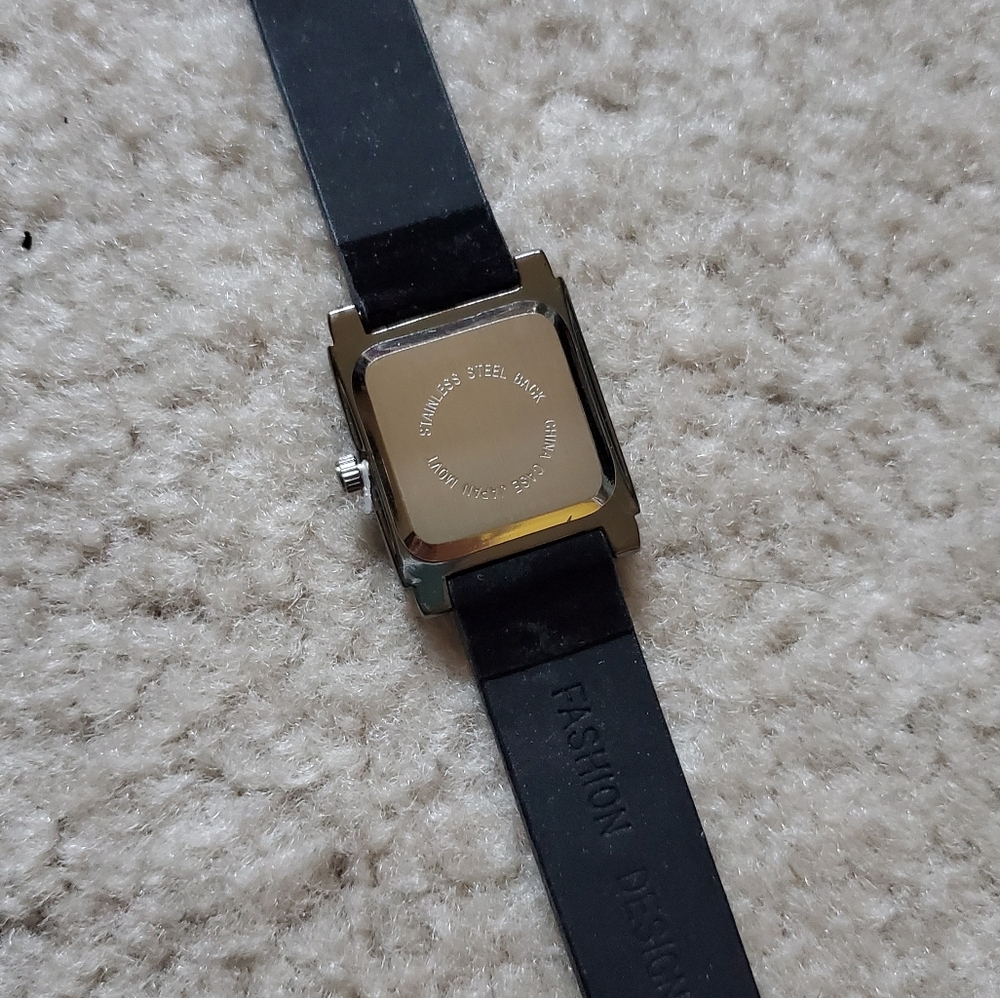 New Watch - Picture 3 of 4
